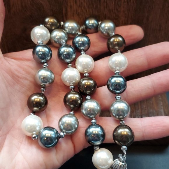 20 Inch Sterling Silver Beautiful Heavy Faux Pearl Unique Necklace - Picture 2 of 6